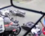 VÍDEO: motociclista é arremessado após acidente em cruzamento na Grande BH
