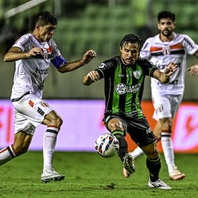 Am&eacute;rica faz gol no final e vence na estreia da s&eacute;rie B.