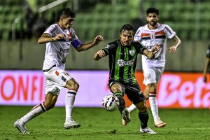 Am&eacute;rica faz gol no final e vence na estreia da s&eacute;rie B.