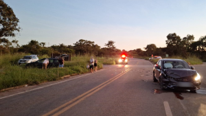 Mulher e crian&ccedil;a ficam feridas em acidente na MG-430, em S&atilde;o Gon&ccedil;alo do Par&aacute;