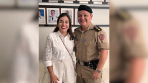 Lohanna entrega duas novas viaturas &agrave; PM, em Divin&oacute;polis