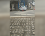 Mulher fica ferida após carro bater em poste no Centro de Divinópolis