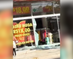 Loja é furtada e tem porta de vidro quebrada, no Centro de Divinópolis