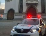 Homem joga pedras em sacristia de igreja, tenta fugir em procissão e é preso em Itaúna