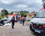 Idoso em parada cardíaca morre após carro bater em poste, em Ermida