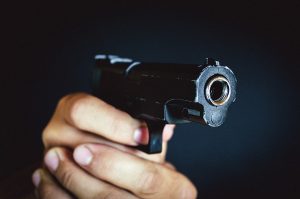 Homem &eacute; baleado em Nova Serrana
