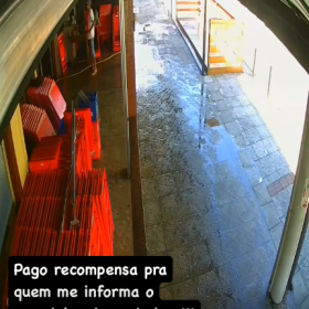 Furto em bar no Centro de Divinópolis é registrado por câmeras