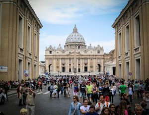 Quem pode ser o pr&oacute;ximo Papa? Conhe&ccedil;a os cardeais cotados para assumir o comando da Igreja Cat&oacute;lica