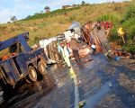 VÍDEO: batida entre carro e caminhão na BR-356 deixa um morto e quatro feridos na Grande BH