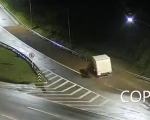 VÍDEO: caminhão acessa área de escape para evitar acidente no Anel Rodoviário de BH
