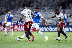 A chance de classifica&ccedil;&atilde;o &eacute; pequena, mas ela existe e a Raposa vai tentar. Mushuc Runa x Cruzeiro. A Minas FM transmite.