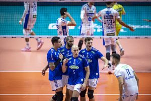 Cruzeiro conquista a Superliga de V&ocirc;lei e se torna o maior time do mundo.