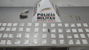 Formiga: PM realiza duas opera&ccedil;&otilde;es contra o tr&aacute;fico e prende acusados