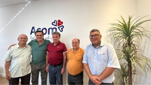 Deputado Domingos Sávio garante verba para novo aparelho de colonoscopia na Acom