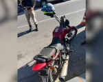 Motocicleta furtada é recuperada durante blitz no Centro de Cláudio
