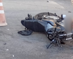 Grave acidente na rua Goiás: Motociclista sofreu fratura na perna e ferimento na cabeça