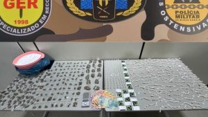 Nova Serrana: PM apreende grande quantidade de drogas em pr&eacute;dio