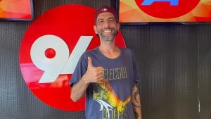 Palco Autoral 94LIVE: Conhe&ccedil;a o som de Bernardo Passos