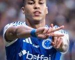 História do Futebol: Gabigol entra no final, faz gol, Cruzeiro vence o Flamengo e cola no líder do Brasileirão.