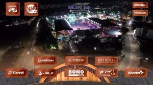 Primeiras imagens aéreas do trânsito no entorno do Parque da Divinaexpo neste sábado (24)