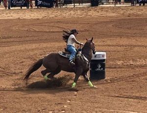 Competidora mirim sofre acidente em prova; Divinaexpo atualiza estado de sa&uacute;de