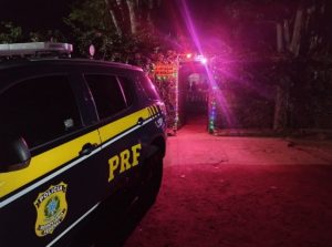 Adolescentes v&iacute;timas de explora&ccedil;&atilde;o sexual s&atilde;o resgatadas de boate em Carm&oacute;polis de Minas; respons&aacute;vel &eacute; preso