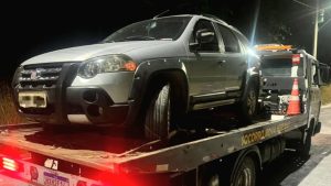 Adolescente &eacute; detido ap&oacute;s dois roubos em Nova Serrana; carro &eacute; recuperado