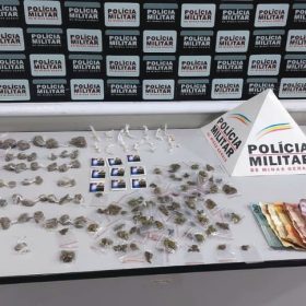 Adolescente &eacute; apreendido com drogas e dinheiro em Nova Serrana