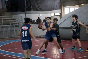 Estrela vence amistosos de basquete nas categorias juvenil e master