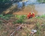 Formiga: Homem escapa de cair em rio e é resgatado de barranco pelos Bombeiros