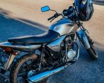 Nova Serrana: Moto com placa adulterada é apreendida e condutor é levado à delegacia