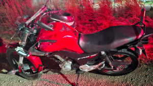 Homem fica gravemente ferido ap&oacute;s ser atropelado por moto na BR-262, em Bom Despacho