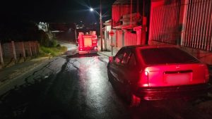 Formiga: Inc&ecirc;ndio suspeito em ve&iacute;culo mobiliza Bombeiros e Pol&iacute;cia