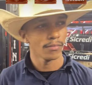 Last Cawboy Standing: Riquelme dos Santos &eacute; o campe&atilde;o PBR da Divinaexpo