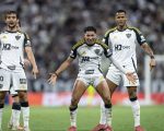 Atlético vence com bonito gol de Rony e sobe na tabela do Brasileirão.