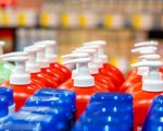 Dupla cheirosa é presa após roubar sabonete, shampoo e creme em drogaria na Grande BH