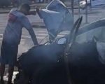 Homem bate carro em poste e sai tomando cerveja no Barreiro, em BH