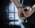 Homem esfaqueia mulher na frente da filha e é preso em Contagem