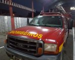 Idosa de 95 anos e motorista ficam presos às ferragens após acidente entre carro e ônibus em Contagem
