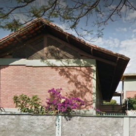 Divinópolis: Adolescente não matriculado entra em escola com rádio comunicador e assusta alunos