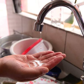 Moradores do Fonte Boa e Jardim das Oliveiras em Divinópolis enfrentam três dias sem água e cobram providências