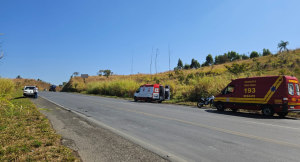 Motociclista fica ferido em colis&atilde;o com carro na BR-354, em Formiga