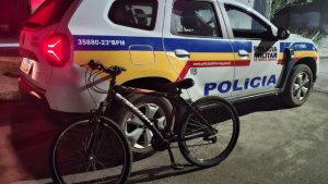 Homem assalta ciclista e &eacute; preso em Carmo do Cajuru; criminoso tem mais de 10 passagens