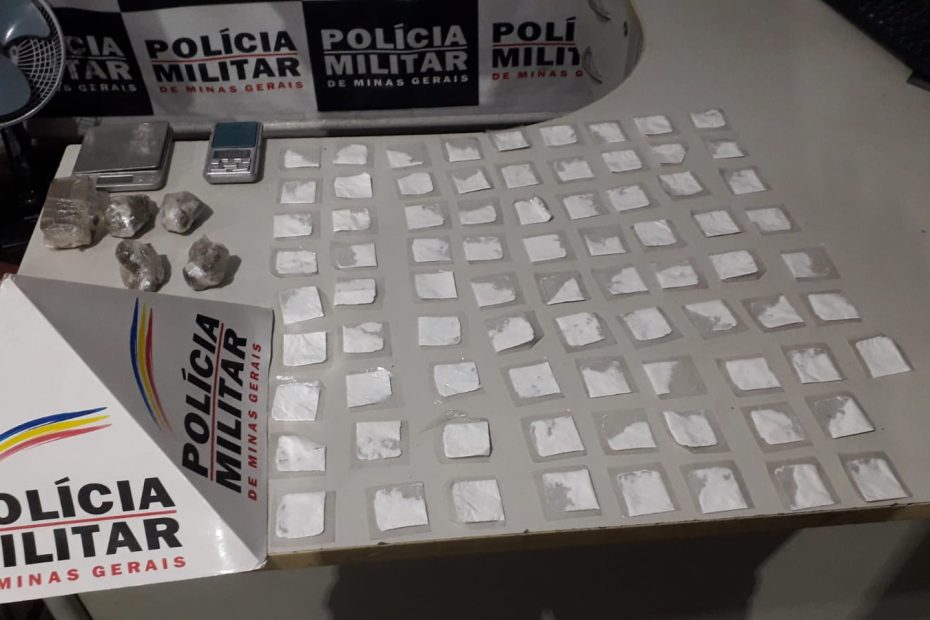 PM apreende drogas em casa abandonada de Cláudio