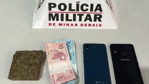 Cl&aacute;udio: PM recupera celulares furtados e apreende droga