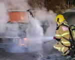VÍDEO: Incêndio destrói veículo em Nova Serrana
