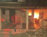 Casa abandonada pega fogo em Formiga; imóvel era frequentado por usuários de drogas
