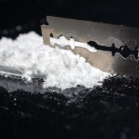 Formiga: Homem passa mal ap&oacute;s ingerir grande quantidade de coca&iacute;na e busca ajuda dos Bombeiros
