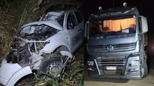 Caminhonete colide com carreta e atinge &aacute;rvore na BR-354 em Bambu&iacute;; motorista fica gravemente ferido
