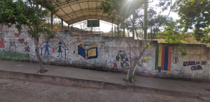 M&atilde;e denuncia neglig&ecirc;ncia com filha autista em escola municipal de Divin&oacute;polis; prefeitura nega